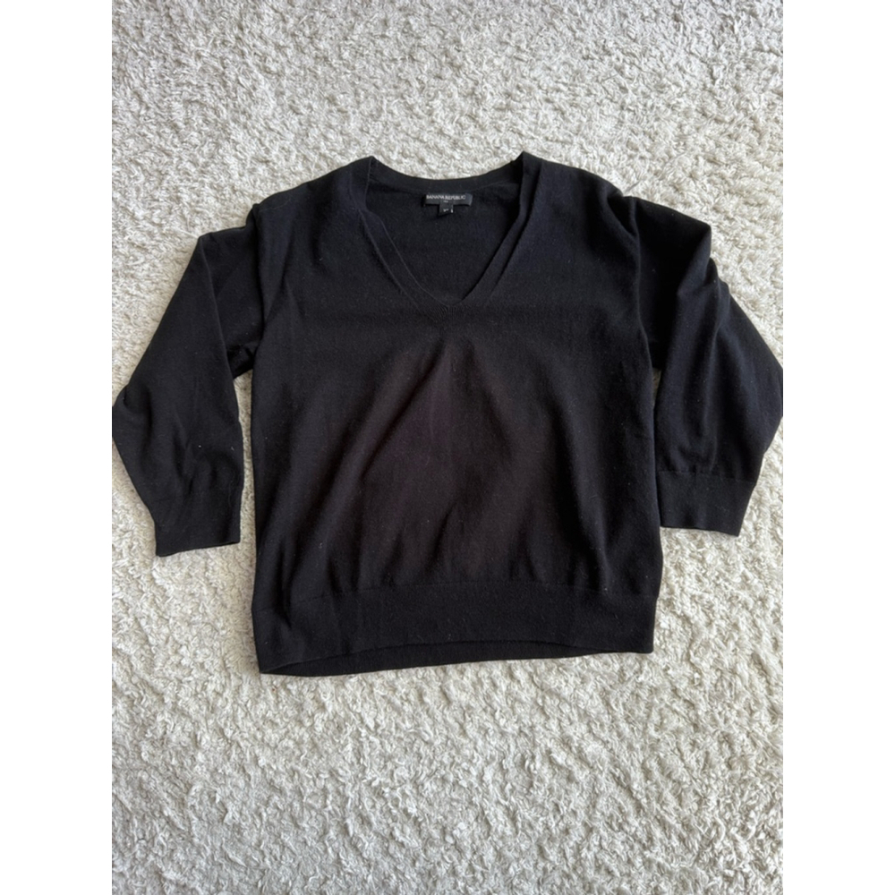 Women's Banana Republic Black V-Neck Sweater Size XS